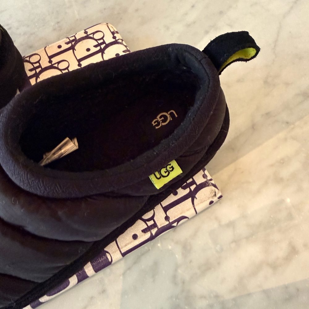 UGG Kids Black Quilted Slippers - Picture 5 of 6